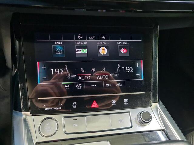 Audi e-tron 50 quattro Business edition 71 kWh Navigatie Apple Carplay/Android Auto Camera Parkeersensoren Adaptive Cruise Control Full LED Lichtmetalen velgen Climate Control