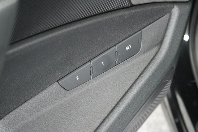 Audi e-tron 55 quattro S edition 95 kWh 408pk SOH 92% Trekhaak Memory Luchtvering Panoramadak