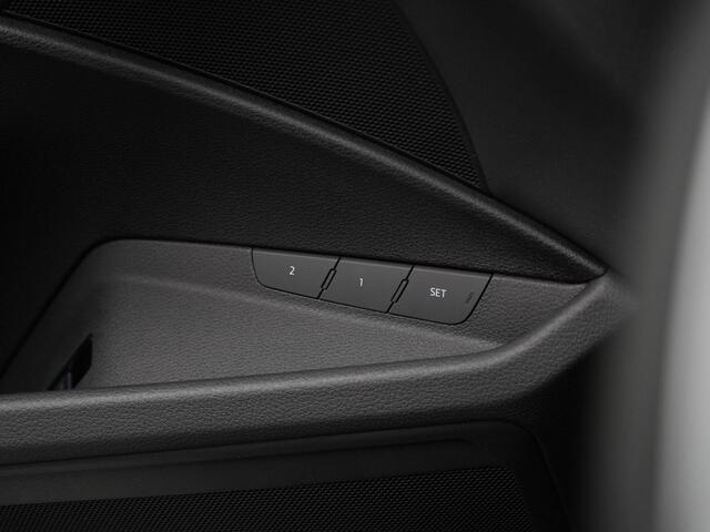 Audi e-tron 55 quattro Advanced edition Plus 95 kWh 408 pk | Panoramadak | Trekhaak | Valcona leder | Geheugenstoel | Rondomzicht camera | Head-up display