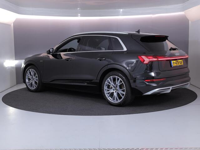 Audi e-tron 55 quattro S edition 95 kWh 408pk | Navigatie | Elektrisch verstelbare voorstoelen | Luchtvering | Parkeercamera | Matrix koplampen