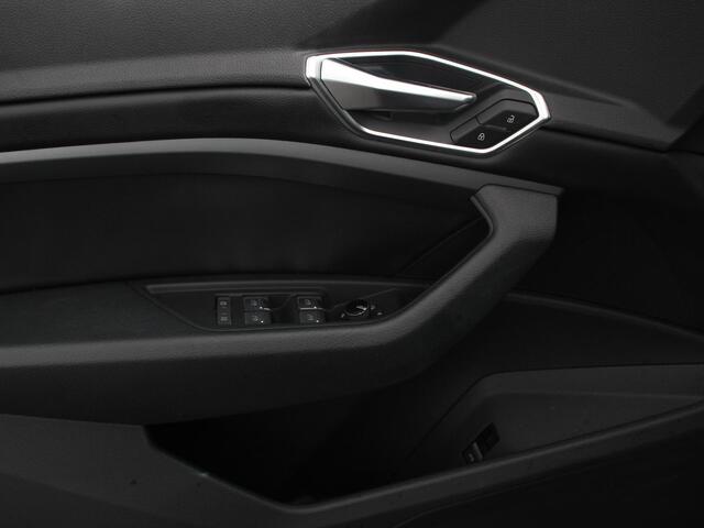 Audi e-tron e-tron 55 quattro | Leder | Navigatie | Trekhaak | Led koplampen | Tour pakket | Virtual cockpit | Cruise control adaptief