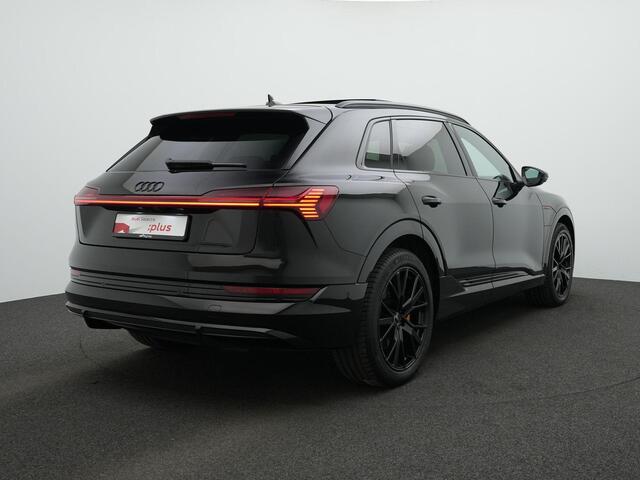 Audi e-tron 55 quattro S-Line 95 kWh 408 pk | Panoramadak | Geheugenstoel | Leder/alcantara | Achteruitrijcamera