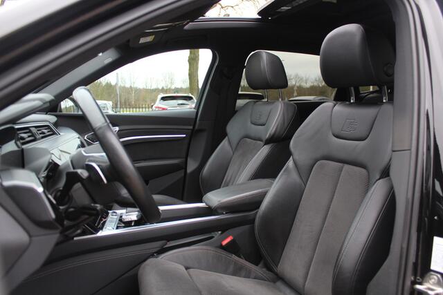 Audi e-tron e-tron 50 quattro Launch edition Black 71 kWh / Panoramadak / 20'' / Luchtvering / ACC / Navigatie / Stoelverwarming