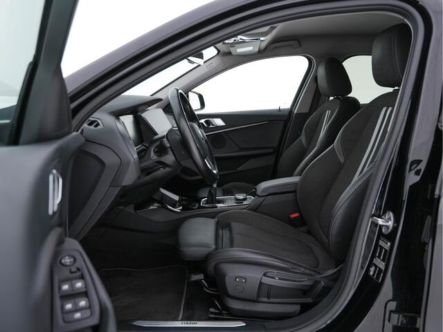 BMW 1-SERIE 116d Executive Edition Sport-Line *VIRTUAL-COCKPIT | FULL-LED | NAVI-FULLMAP | LEDER-MICROFIBRE | AMBIENT-LIGHT | ECC | PDC | APP-CONNECT | CRUISE | SPORT-SEATS | 17"ALU*