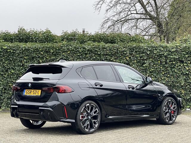 BMW 1-SERIE 5-deurs 120 | M-Sport Pro | Panorama | Harman/Kardon | Stuur + Stoelverw. | 19''
