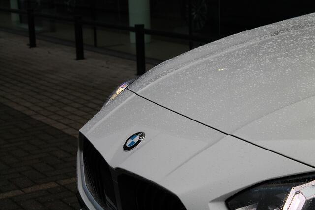 BMW 1-SERIE 120 High Executive M Sport Automaat / Sportstoelen / Stoelverwarming / M Adaptief onderstel / Adaptieve LED / Parking Assistant / Harman Kardon / Comfort Access