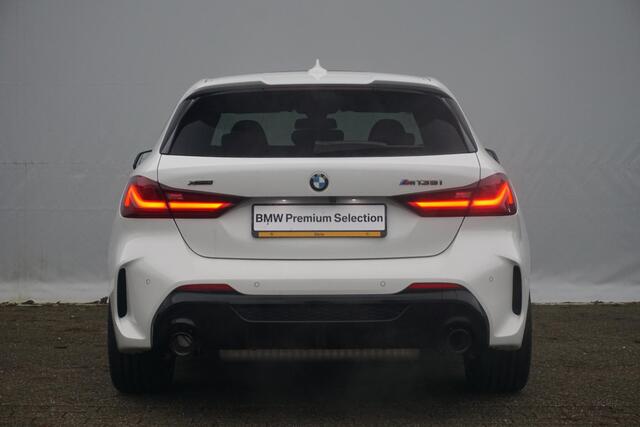 BMW 1-SERIE 5-deurs M135i xDrive | Comfort Pro Pack | M Performance Pack | Travel Pack