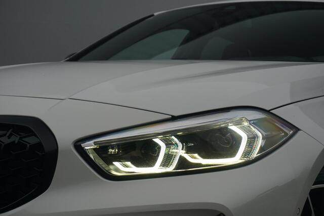 BMW 1-SERIE 5-deurs M135i xDrive | Comfort Pro Pack | M Performance Pack | Travel Pack