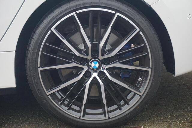 BMW 1-SERIE 5-deurs M135i xDrive | Comfort Pro Pack | M Performance Pack | Travel Pack