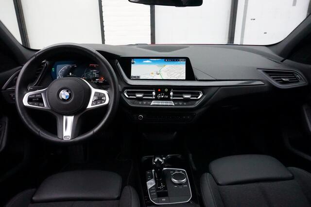 BMW 1-SERIE 118i Apple Carplay | Half Leder | Sportline | Live Cockpit