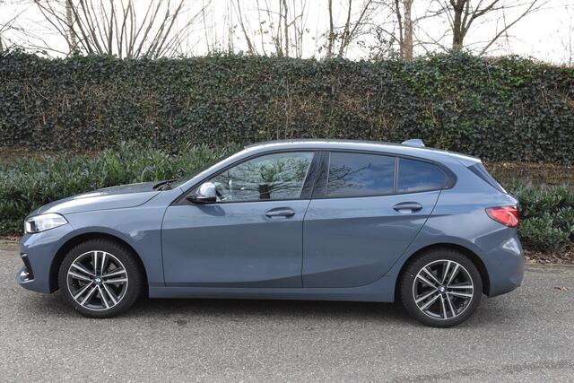 BMW 1-SERIE 118i High Executive | SPORTLEDER | TREKHAAK | STOEL/STUUR VERW