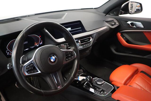 BMW 1-SERIE M135i xDrive High Executive Edition 306PK Headup Display Navigatie PDC VCP Cruise Control 19LMV Volleder interieur Schaal stoelen