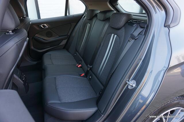 BMW 1-SERIE 118i Exec Automaat | Live Cockpit | Carplay | Sportinter