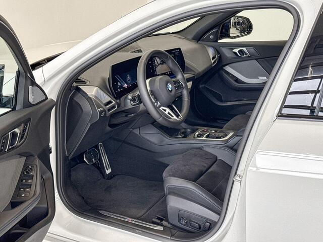 BMW 1-SERIE 120 Premium Pack M Sportpakket Pro Aut. - Beschikbaar vanaf: Juli 2025