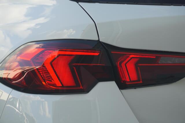 BMW 1-SERIE 120 M Sport Design 18'' / Premium Pack / Verwarmde Sportstoelen / Trekhaak / Comfort Acces