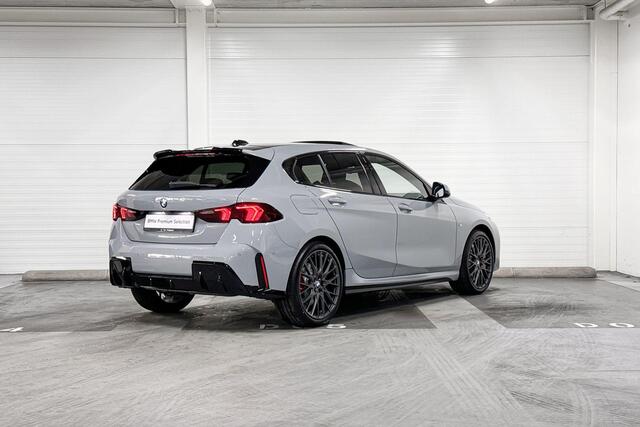 BMW 1-SERIE 120 | M-Sport Pro | Premium Pack | Driving Assistant | Harman/Kardon | Panoramadak | Comfort Access