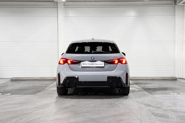 BMW 1-SERIE 120 | M-Sport | Premium Pack | Driving Assistant | Harman/Kardon | Panoramadak | Comfort Access