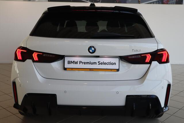 BMW 1-SERIE 5-deurs 120 M Sportpakket Pro | Innovation Pack | BMW Iconic Glow nierengrille