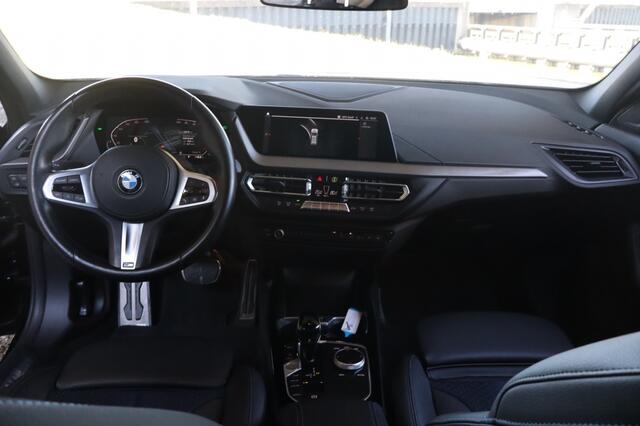 BMW 1-SERIE 118i M Sport I Geen Import I CarPlay | Cruise