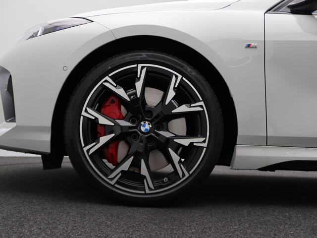 BMW 1-SERIE 120 M Sportpakket Pro | Premium Pack | Stuurwielrand Verwarmd | Comfort Access | Panoramadak | Driving Assistant | Harman Kardon | 19''