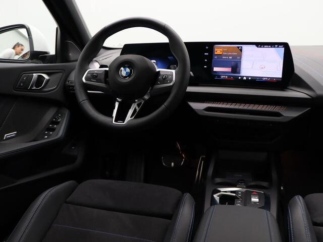BMW 1-SERIE 120 M Sportpakket Pro | Premium Pack | Stuurwielrand Verwarmd | Comfort Access | Panoramadak | Driving Assistant | Harman Kardon | 19''