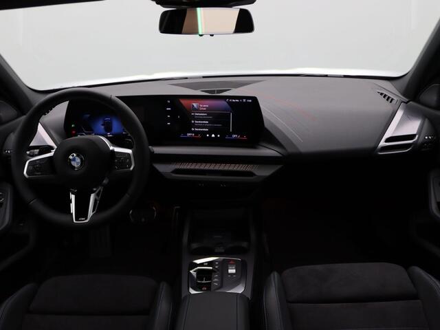 BMW 1-SERIE 120 M Sportpakket Pro | Premium Pack | Stuurwielrand Verwarmd | M Adaptief onderstel | Panoramadak | Driving Assistant | Harman Kardon | 19''