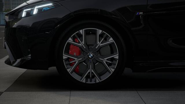 BMW 1-SERIE 120 M Sport Automaat / Sportstoelen / Adaptieve LED / M Adaptief onderstel / Comfort Access / Parking Assistant