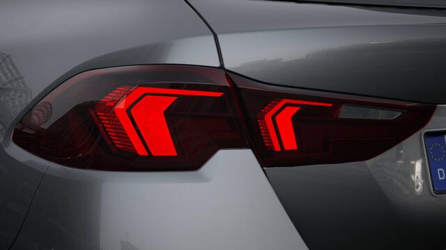 BMW 1-SERIE 120 M Sport Automaat / Sportstoelen / Adaptieve LED / M Adaptief onderstel / Comfort Access / Parking Assistant / Stoelverwarming