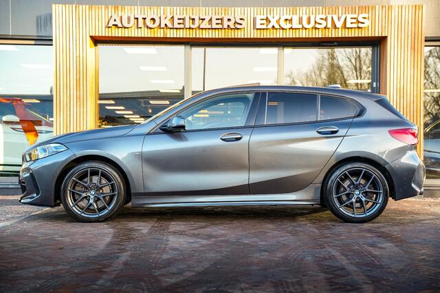 BMW 1-SERIE 120d xDrive High Executive Edition M Pakket Panoramadak Ambient Sportstoelen Stuurverw. 18"LM