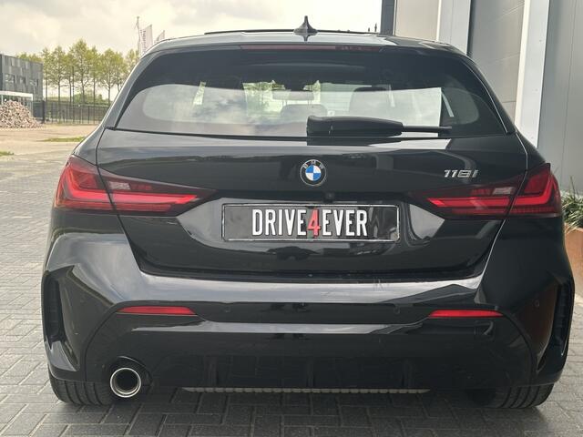 BMW 1-SERIE 118i M PACK 2022 FULL PANO NAVI CAMERA CLIMATE CR CONTROL SPORTV
