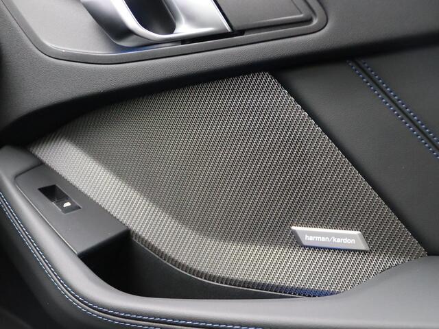 BMW 1-SERIE 120 M Sportpakket Pro | Premium Pack | Stuurwielrand Verwarmd | M Adaptief onderstel | Panoramadak | Driving Assistant | Harman Kardon | 19''