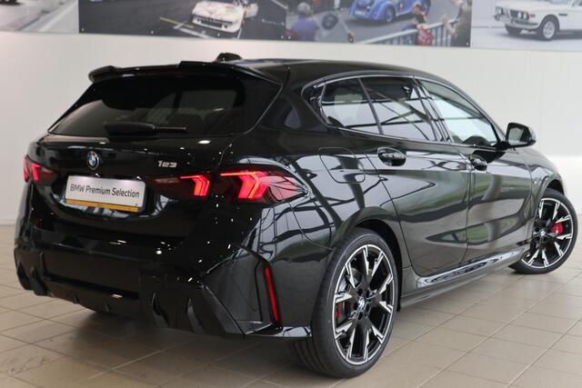 BMW 1-SERIE 5-deurs 123 xDrive | M Sportpakket Pro | Premium Pack