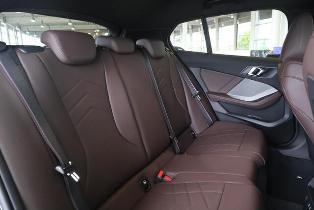 BMW 1-SERIE 5-deurs 123 xDrive | M Sportpakket Pro | Premium Pack