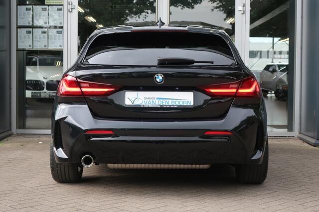 BMW 1-SERIE 118I M-SPORT, LED Verlichting, Navi, Clima, etc.