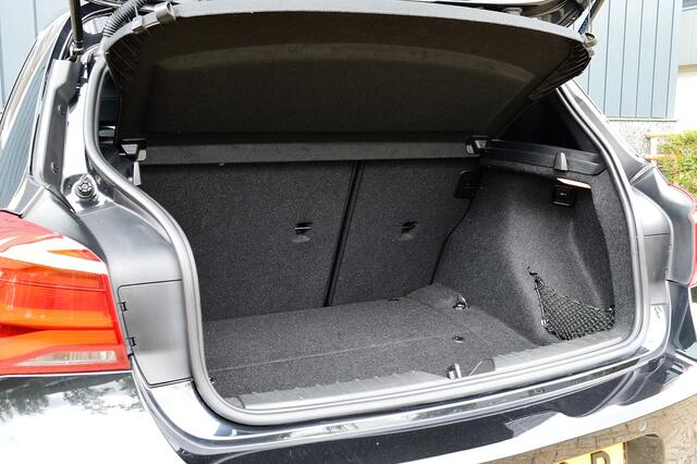 BMW 1-SERIE 118i Sport-Line Rijklaarprijs-Garantie Navigatie Led Sport Interieur Airco