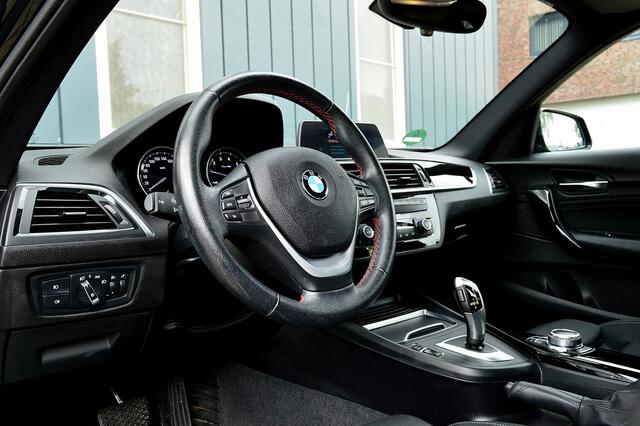 BMW 1-SERIE 118i Sport-Line Rijklaarprijs-Garantie Navigatie Led Sport Interieur Airco
