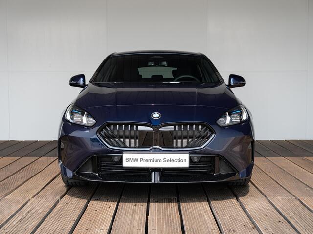 BMW 1-SERIE 120 | M Sportpakket Pro | Premium Pack | Verwarmd Stuurwiel | Comfort Access | Achteruitrijcamera | Stoelverwarming | Harman-Kardon