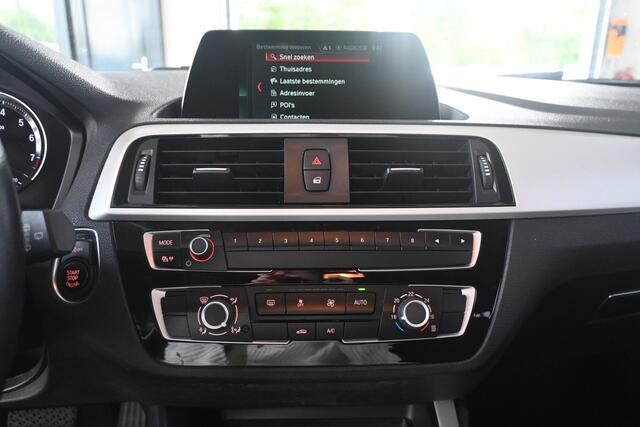 BMW 1-SERIE 118i Corporate Lease Automaat Clima Navigatie Rijklaarprijs Inruil Mogelijk!