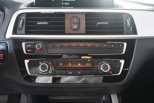 BMW 1-SERIE 118i Corporate Lease Automaat Clima Navigatie Rijklaarprijs Inruil Mogelijk!