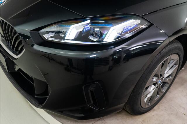 BMW 1-SERIE 120 Sport Premium 157PK | NIEUW 2025 PER DIRECT BESCHIKBAAR | Laser | Carplay | Comfort | Fabrieksgarantie