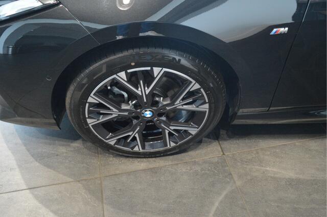 BMW 1-SERIE 120 M Sport navi camera led cruise 18 inch nieuw model !!