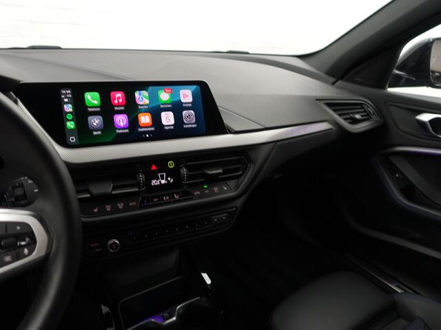 BMW 1-SERIE 118i M Sport Performance Aut- Carplay, Android Auto, Xenon Led, Sfeerverlichting, Stoelverwarming, Shadowline
