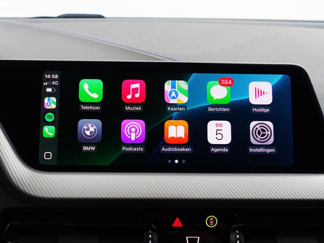 BMW 1-SERIE 118i M Sport Performance Aut- Carplay, Android Auto, Xenon Led, Sfeerverlichting, Stoelverwarming, Shadowline