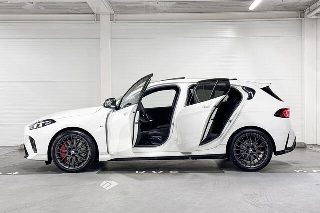 BMW 1-SERIE 120 | M-Sport Pro | Innovation Pack | Driving Assistant | Harman/Kardon | Panoramadak | Comfort Access