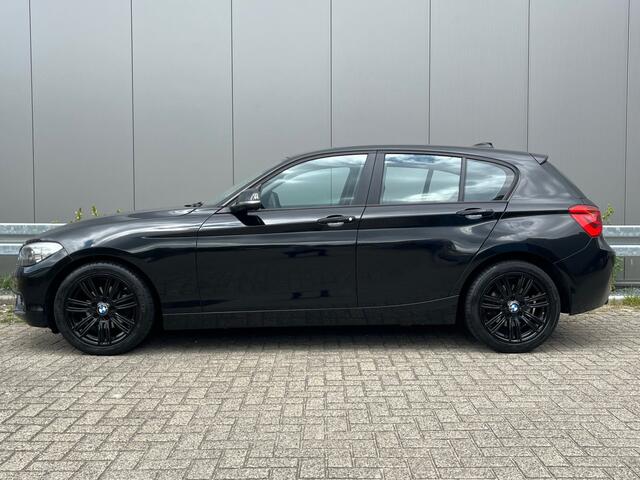 BMW 1-SERIE 118i Centennial Executive Navi / Stoel Verw. / PDC voor en achter