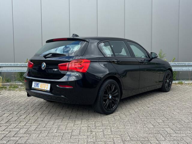 BMW 1-SERIE 118i Centennial Executive Navi / Stoel Verw. / PDC voor en achter