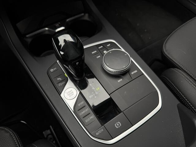 BMW 1-SERIE 118i High Executive| Clima, Cruise, Carplay, Stoelverwarming,