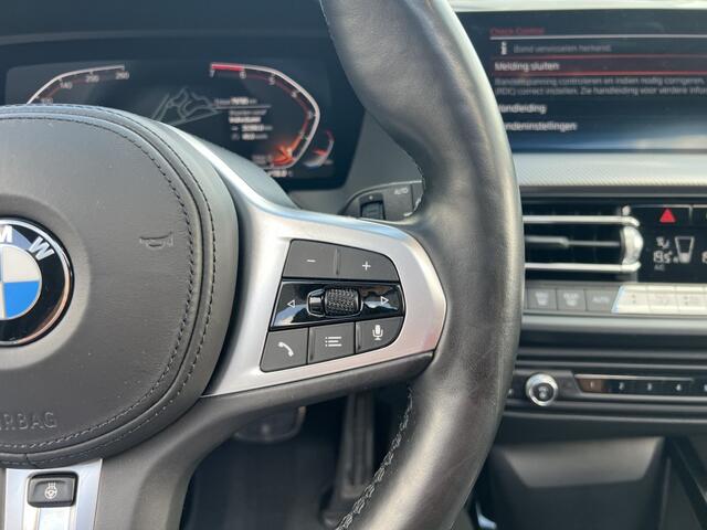 BMW 1-SERIE 118I High Exe M-Sport Pano Sfeer Zwart optiek ACC