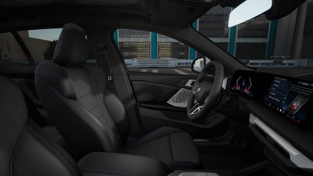 BMW 1-SERIE 120 High Executive M Sport Automaat / Panoramadak / Trekhaak / Sportstoelen / M Adaptief onderstel / Parking Assistant Plus / Head-Up / Comfort Access