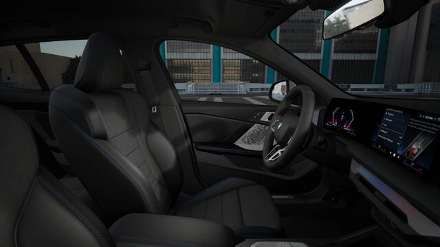 BMW 1-SERIE 120 M Sport Automaat / Sportstoelen / Achteruitrijcamera / M Adaptief onderstel / Parking Assistant / Stoelverwarming